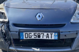 Attache ceinture arriere gauche RENAULT CLIO 3