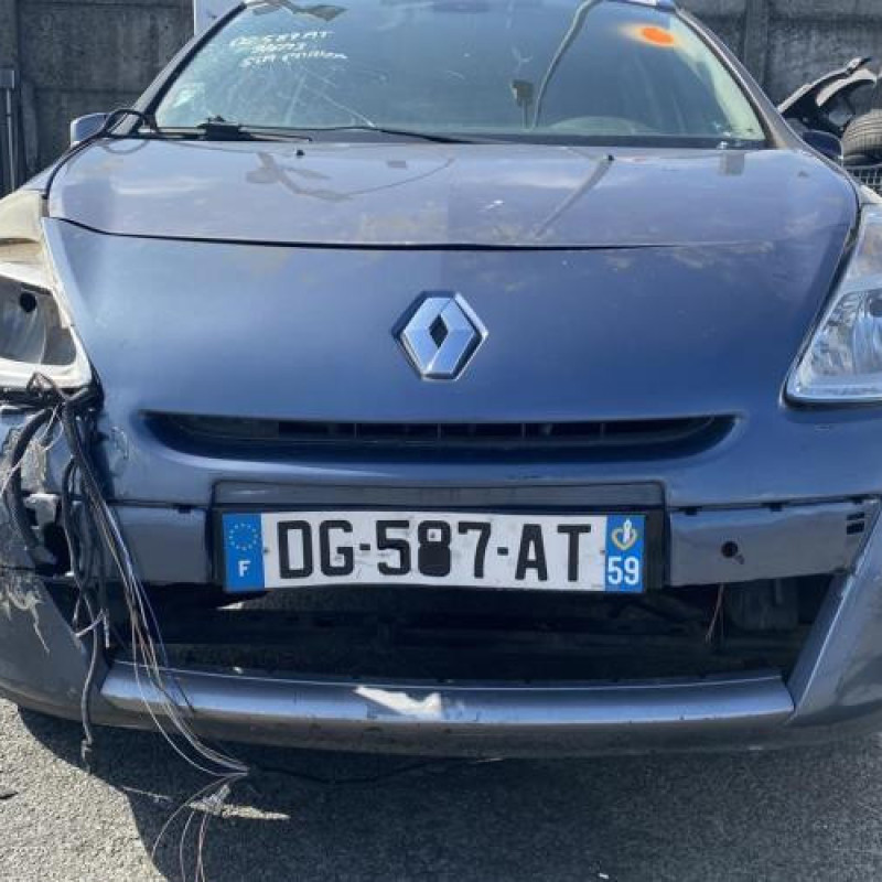 Attache ceinture arriere gauche RENAULT CLIO 3 Photo n°5
