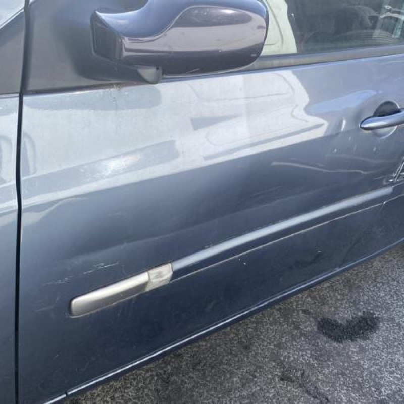 Attache ceinture arriere gauche RENAULT CLIO 3 Photo n°9
