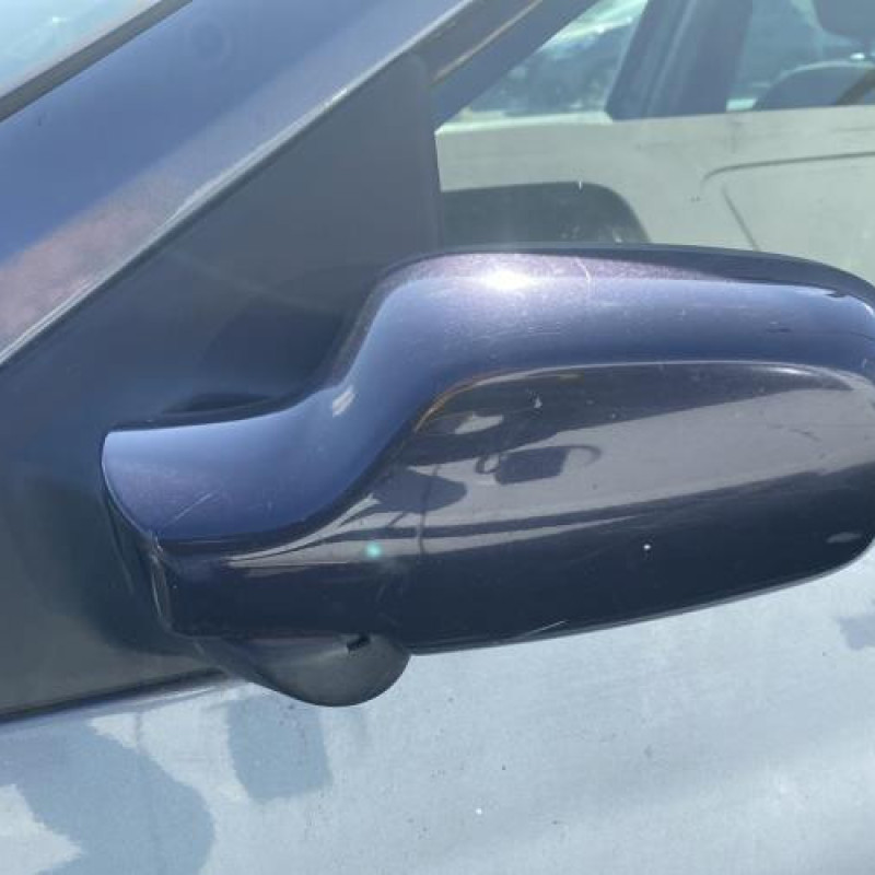 Attache ceinture arriere gauche RENAULT CLIO 3 Photo n°10