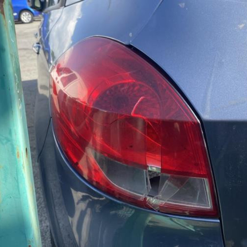 Attache ceinture arriere gauche RENAULT CLIO 3 Photo n°12