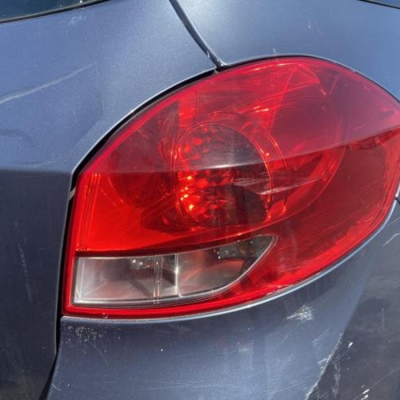 Attache ceinture arriere gauche RENAULT CLIO 3 Photo n°15
