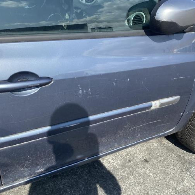 Attache ceinture arriere gauche RENAULT CLIO 3 Photo n°19
