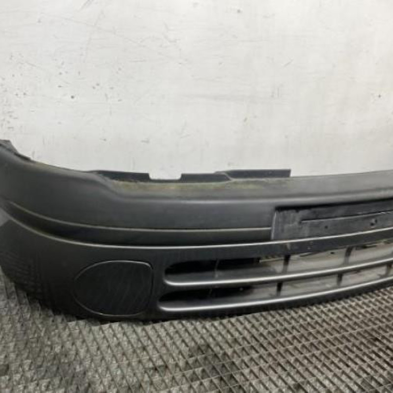 Pare choc avant RENAULT CLIO 2 Photo n°2