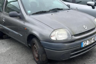 Pare choc avant RENAULT CLIO 2
