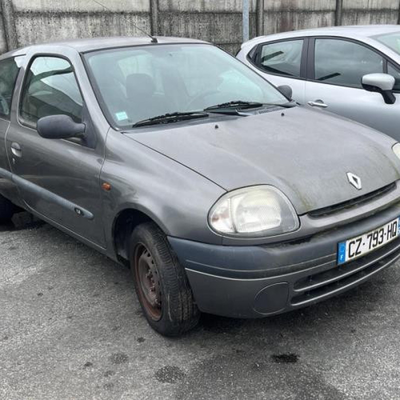 Pare choc avant RENAULT CLIO 2 Photo n°7