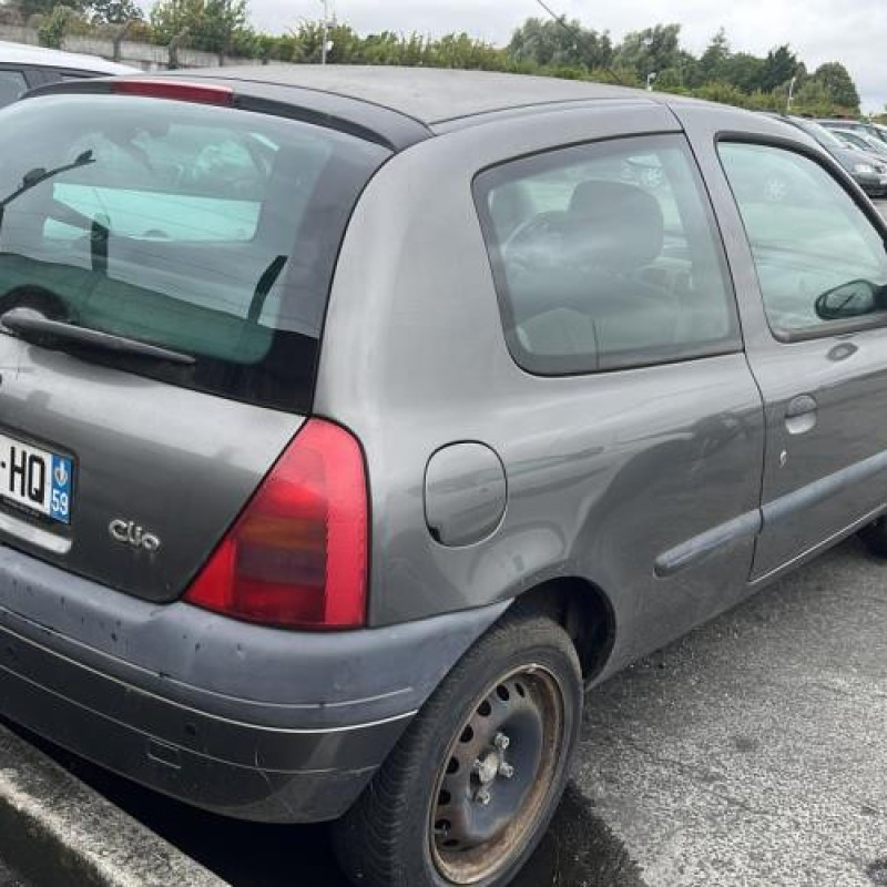 Pare choc avant RENAULT CLIO 2 Photo n°11