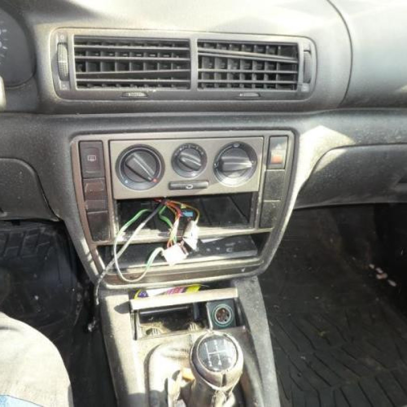 Retroviseur gauche VOLKSWAGEN PASSAT 4 Photo n°14