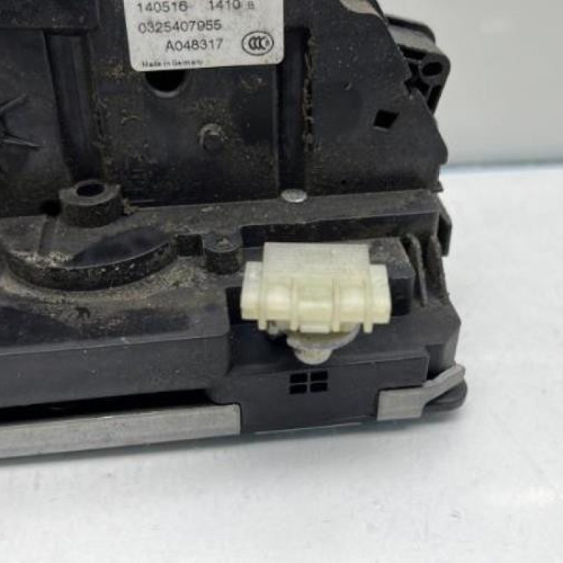 Serrure avant droit OPEL MERIVA B Photo n°2