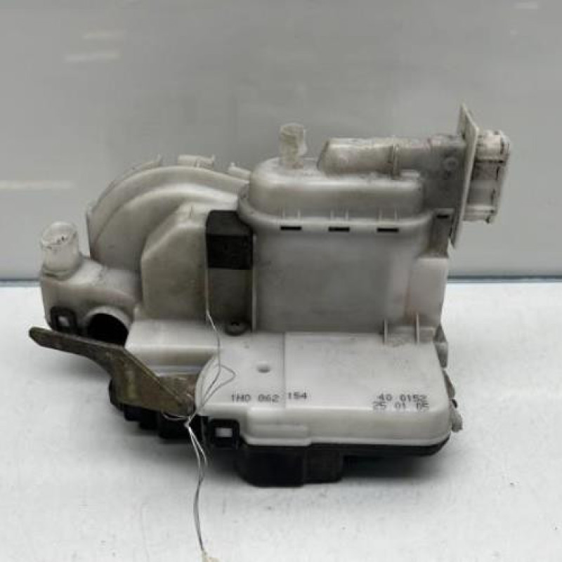 Serrure avant droit VOLKSWAGEN GOLF 4 Photo n°1