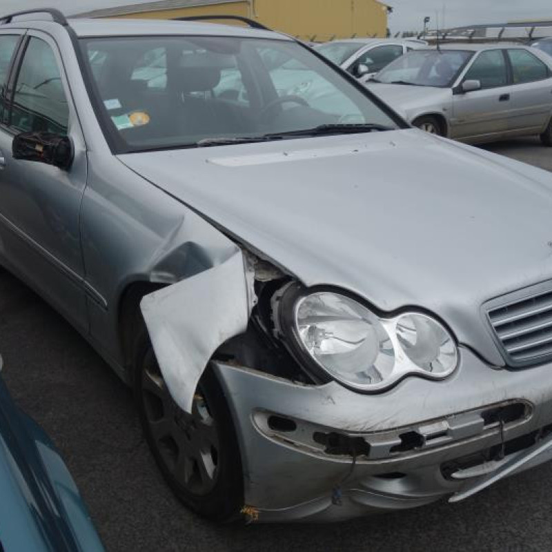 Traverse superieure MERCEDES CLASSE C 203 Photo n°3