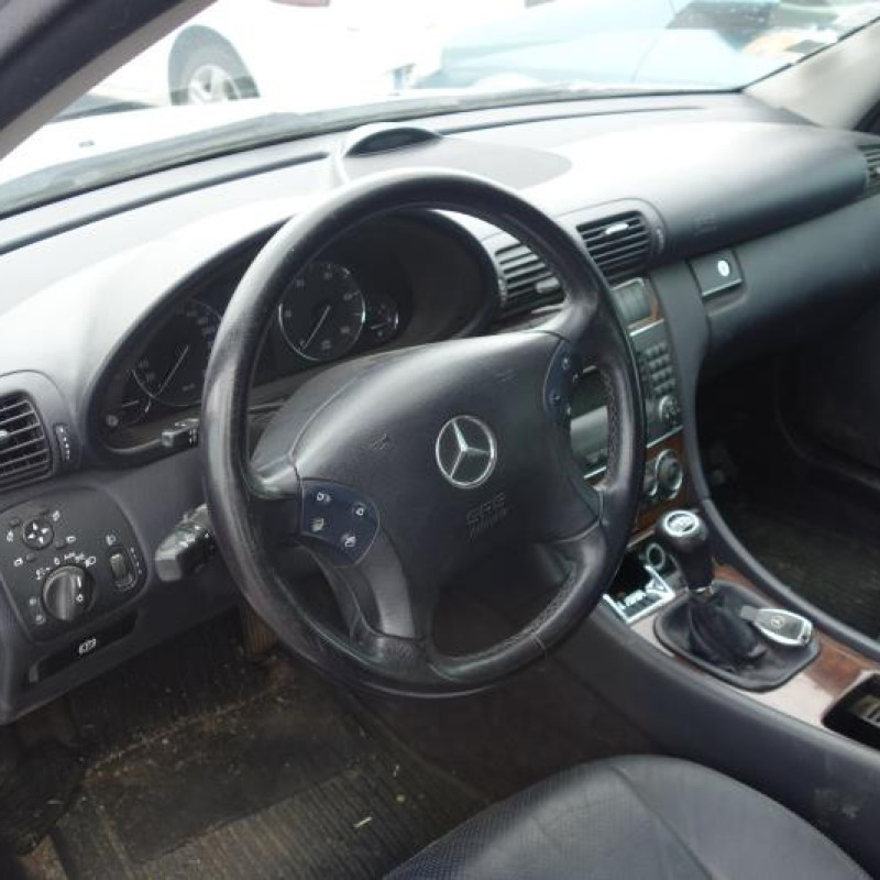 Traverse superieure MERCEDES CLASSE C 203 Photo n°6