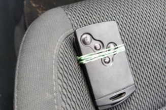 Bouton de warning RENAULT KOLEOS 1