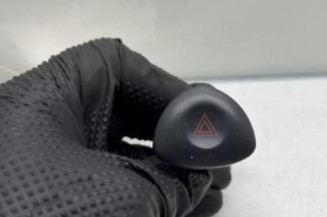Bouton de warning RENAULT CLIO 2 Photo n°1