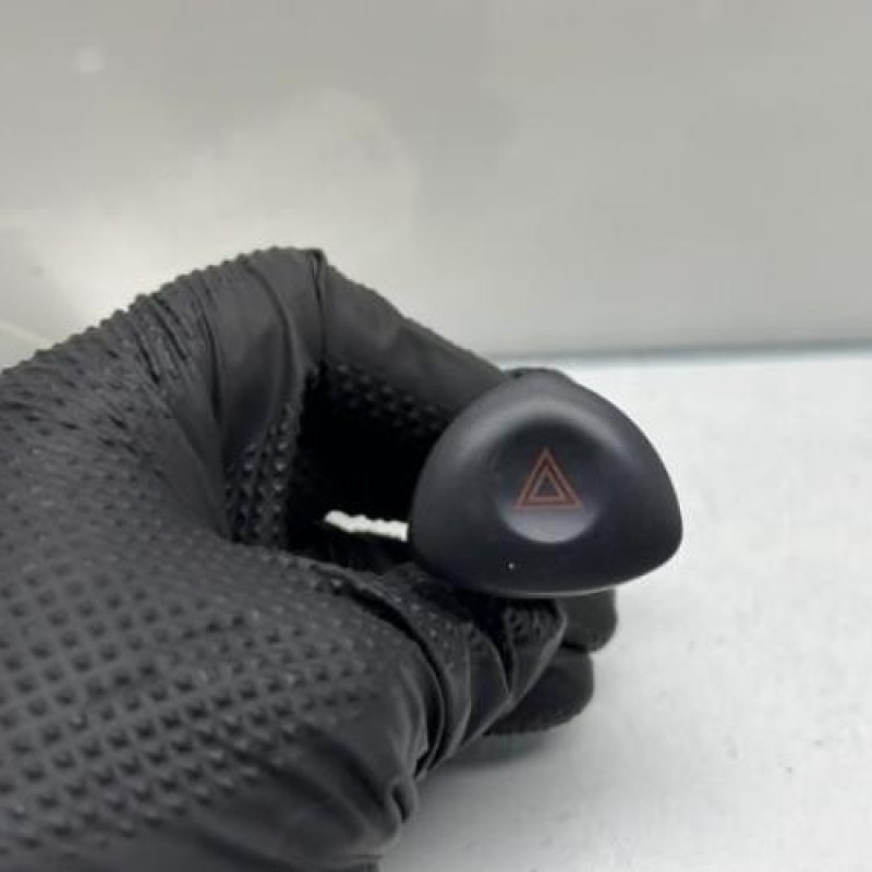 Bouton de warning RENAULT CLIO 2 Photo n°1
