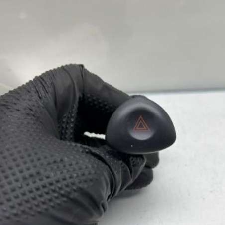 Bouton de warning RENAULT CLIO 2 Photo n°1