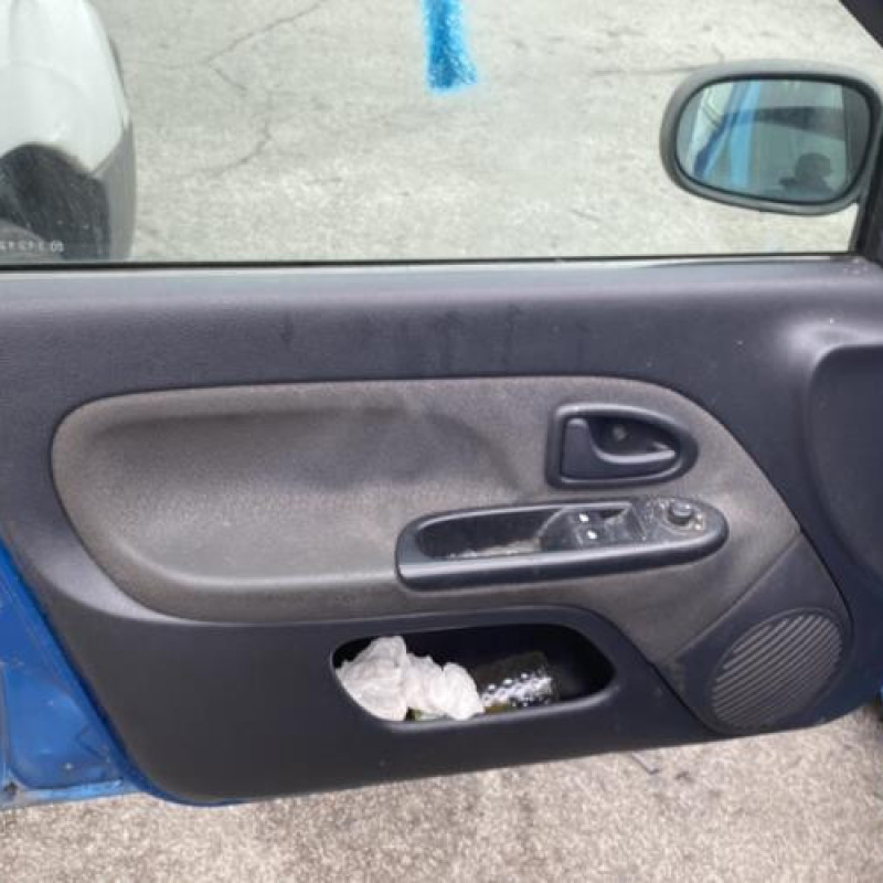 Bouton de warning RENAULT CLIO 2 Photo n°18