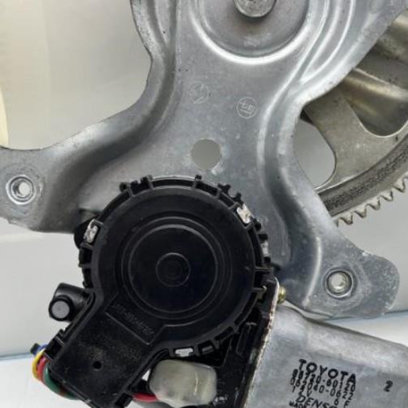 Leve vitre electrique arriere droit TOYOTA LAND CRUISER 4 STATION WAGON J100 Photo n°3