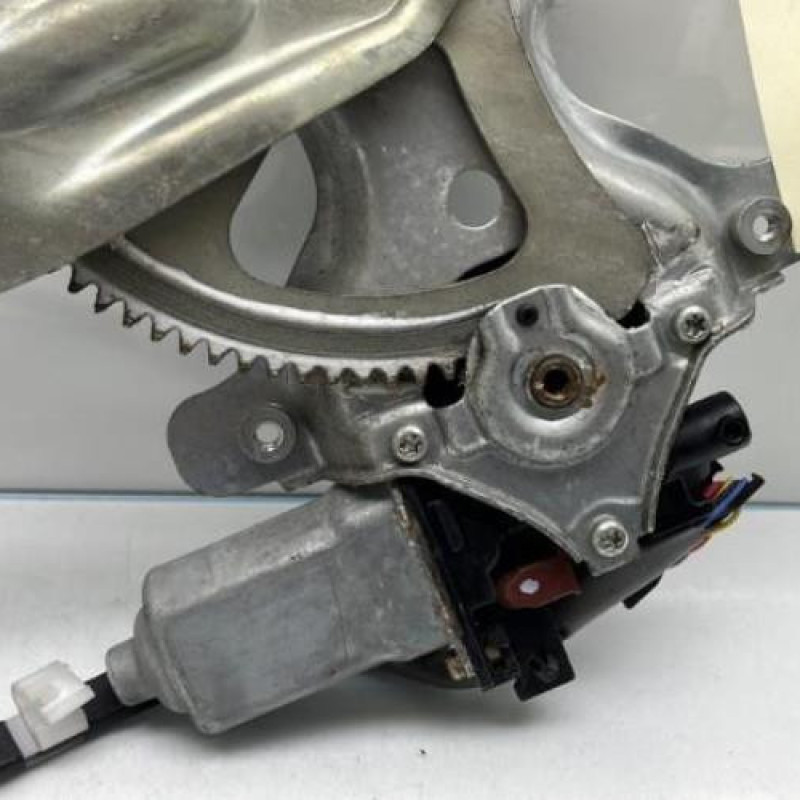Leve vitre electrique arriere droit TOYOTA LAND CRUISER 4 STATION WAGON J100 Photo n°7