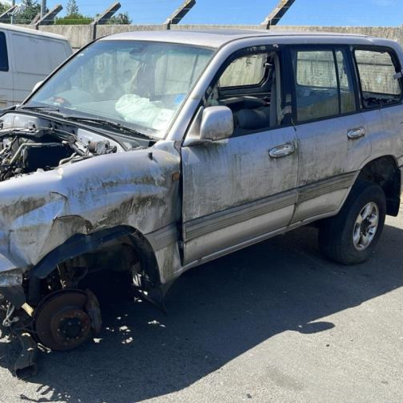 Leve vitre electrique arriere droit TOYOTA LAND CRUISER 4 STATION WAGON J100 Photo n°9