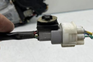 Leve vitre electrique arriere gauche TOYOTA LAND CRUISER 4 STATION WAGON J100