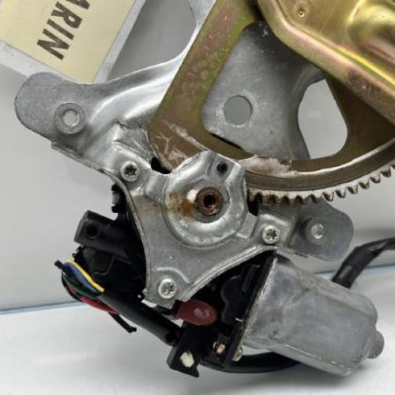 Leve vitre electrique arriere gauche TOYOTA LAND CRUISER 4 STATION WAGON J100 Photo n°9