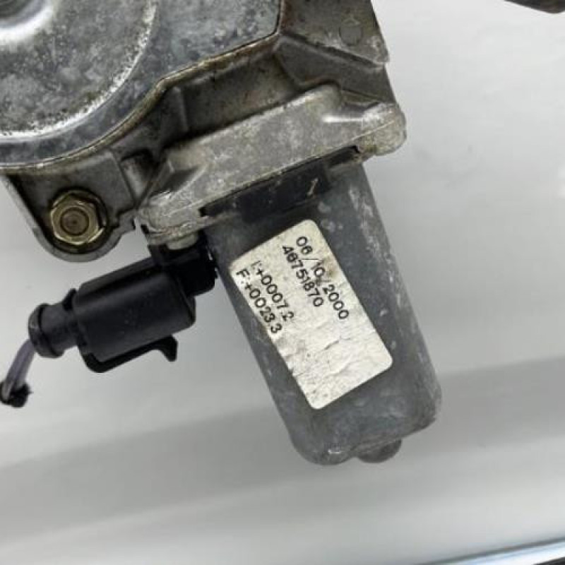 Leve vitre electrique avant droit ALFA ROMEO 147 Photo n°9