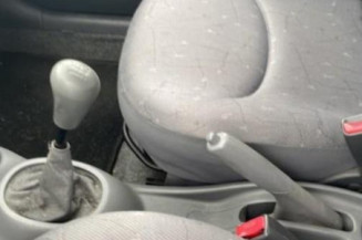 Leve vitre electrique avant droit TOYOTA YARIS 1