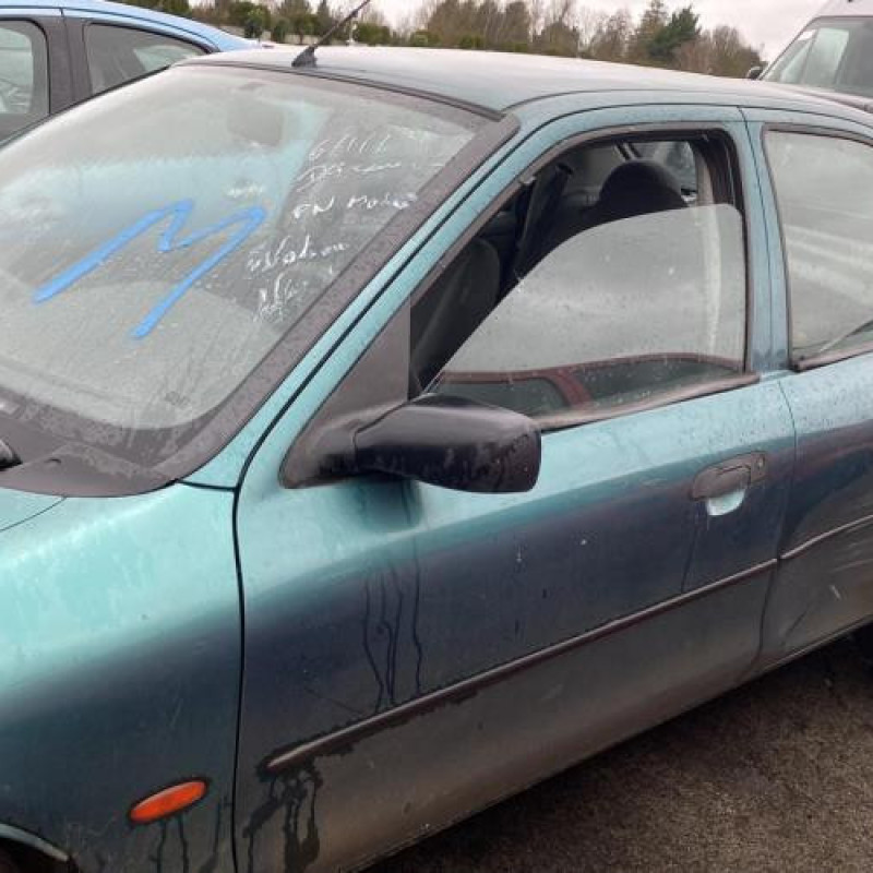 Feu arriere principal droit (feux) FORD MONDEO 1 Photo n°8