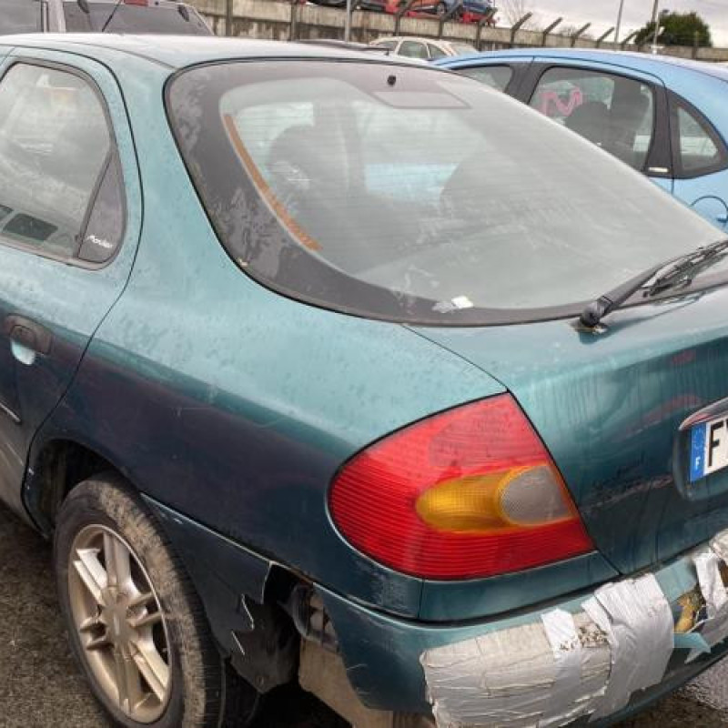 Feu arriere principal droit (feux) FORD MONDEO 1 Photo n°11