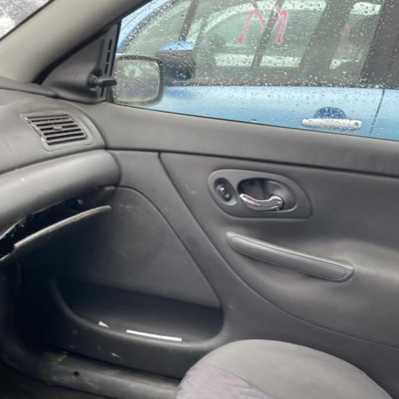 Feu arriere principal droit (feux) FORD MONDEO 1 Photo n°20
