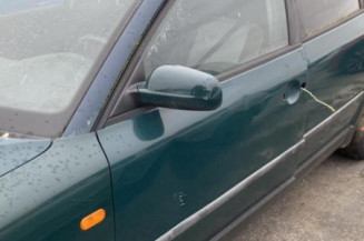 Retroviseur droit VOLKSWAGEN PASSAT 4