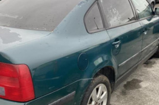 Retroviseur droit VOLKSWAGEN PASSAT 4