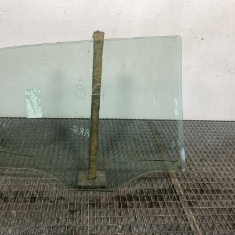 Vitre arriere gauche SEAT ARONA Photo n°6