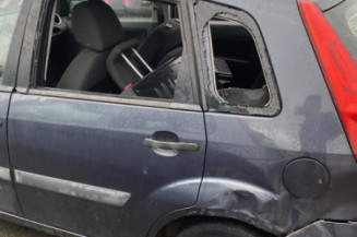 Serrure avant gauche FORD FIESTA 5