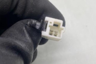 Attache ceinture avant droit NISSAN QASHQAI 1