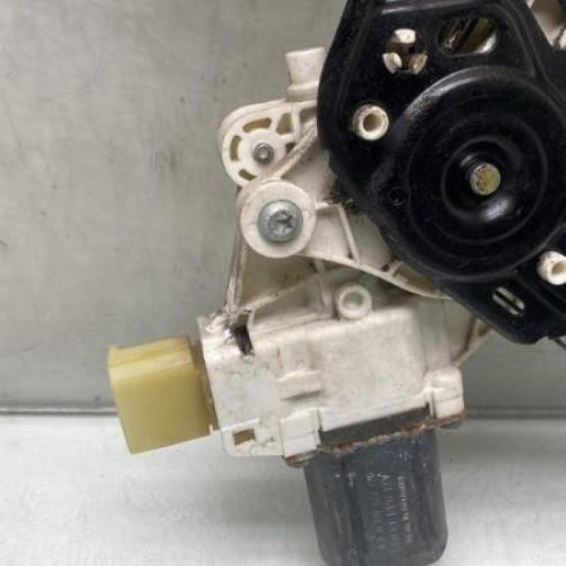 Leve vitre electrique avant gauche BMW SERIE 1 E87 Photo n°2
