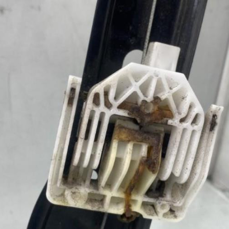 Leve vitre electrique avant gauche BMW SERIE 1 E87 Photo n°7