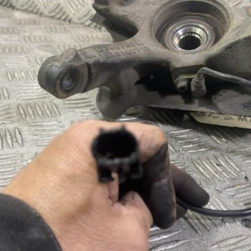 Pivot de moyeu avant droit OPEL CORSA E Photo n°7