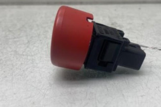 Bouton de warning NISSAN CUBE