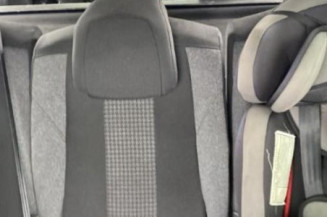 Reservoir AdBlue PEUGEOT 5008 2