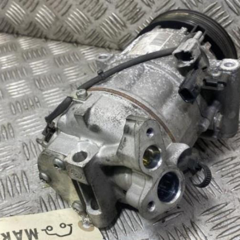 Compresseur clim RENAULT CLIO 4 Photo n°4