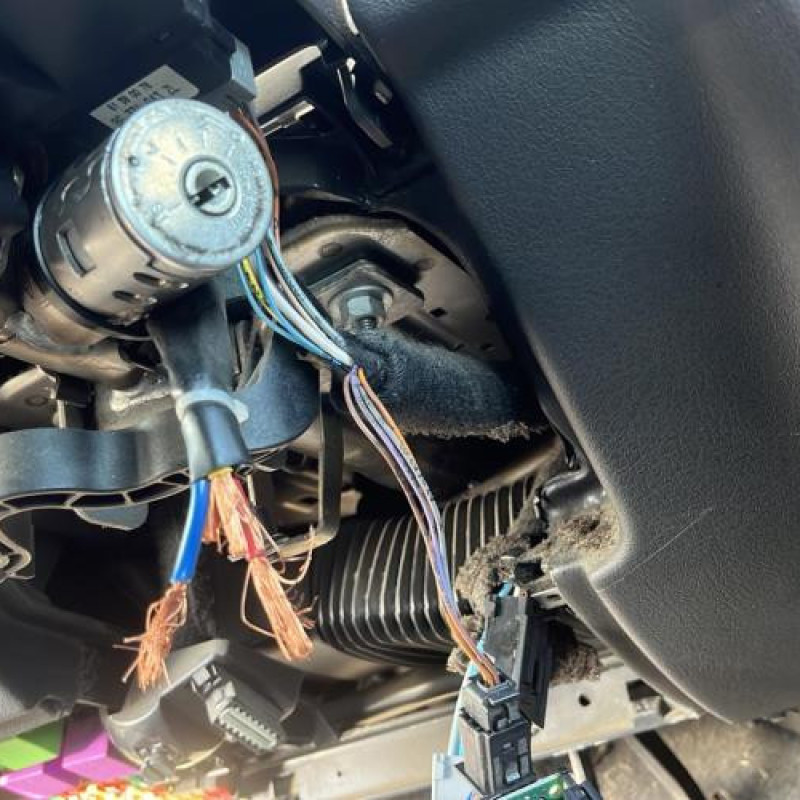 Attache ceinture arriere droit PEUGEOT 306 Photo n°12