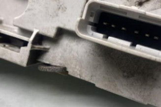 Serrure avant droit PEUGEOT 307