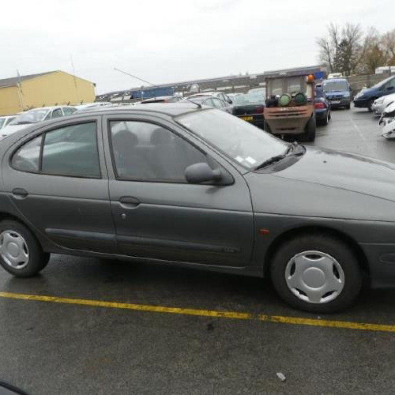 Serrure avant droit RENAULT MEGANE 1 Photo n°6