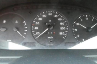 Serrure avant droit RENAULT MEGANE 1