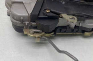 Serrure avant droit PEUGEOT 307