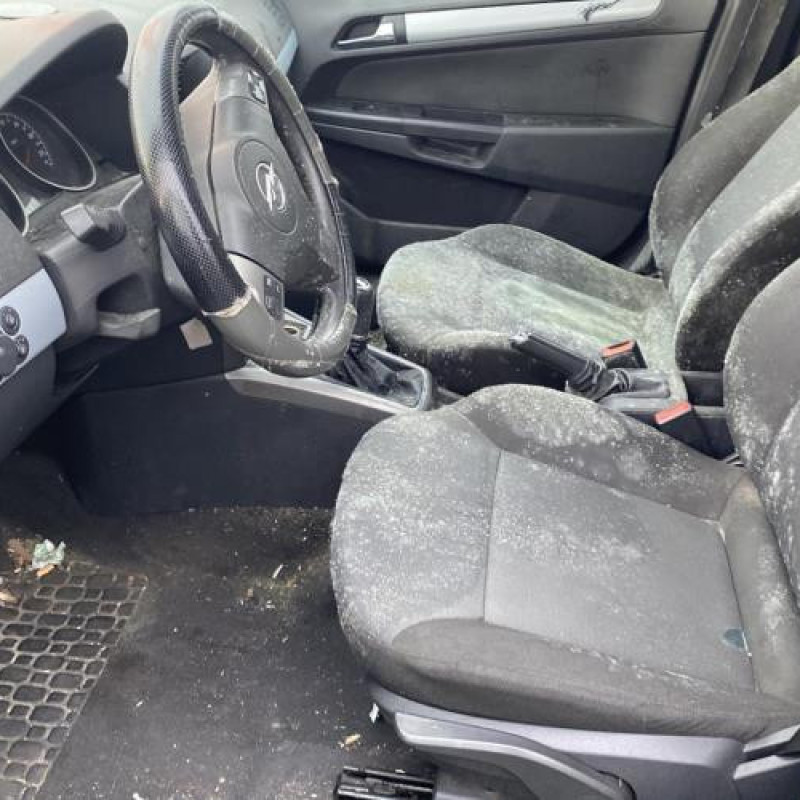 Leve vitre electrique avant gauche OPEL ASTRA H Photo n°17