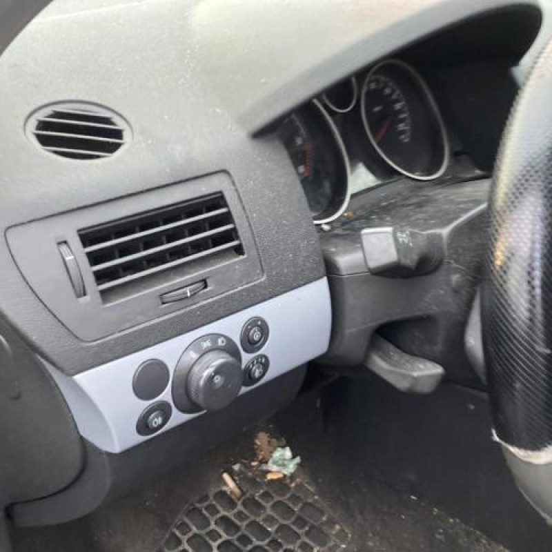 Leve vitre electrique avant gauche OPEL ASTRA H Photo n°18