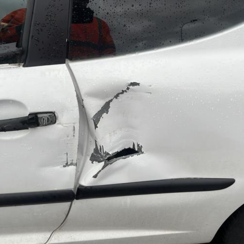Charniere de capot PEUGEOT 207 Photo n°5